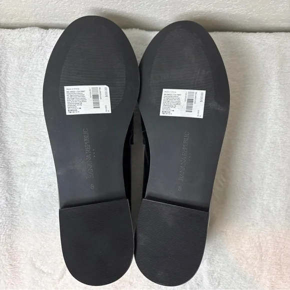 GAP Womans Black Slip-On Loafers